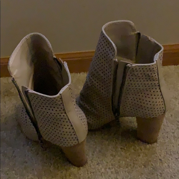 Report Women’s Heels - Picture 3 of 5
